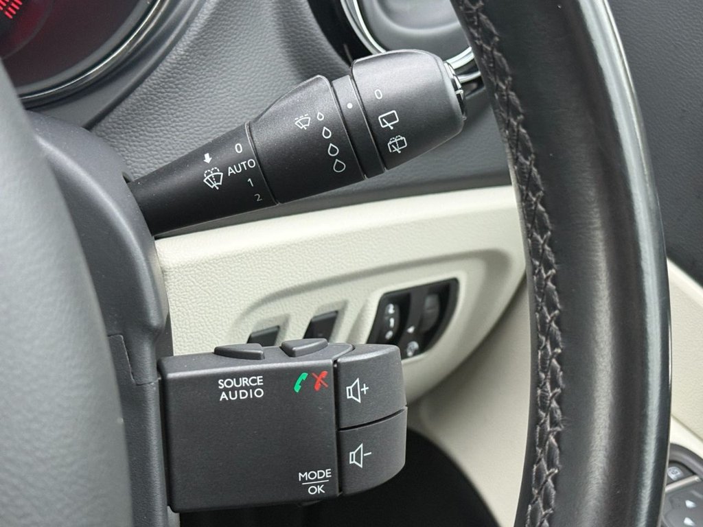 Used Renault Captur 2018 for sale - 77436381: Photo 19