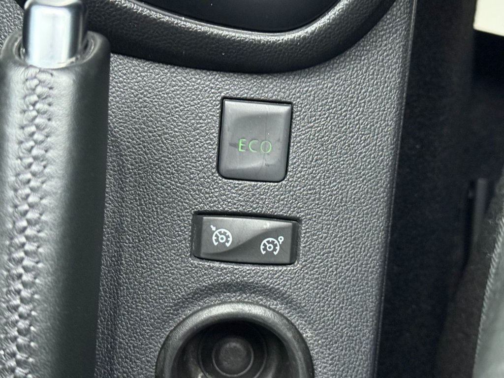 Used Renault Captur 2018 for sale - 77436381: Photo 35