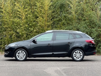 Used Renault Megane 2015 for sale - 79166107: Photo