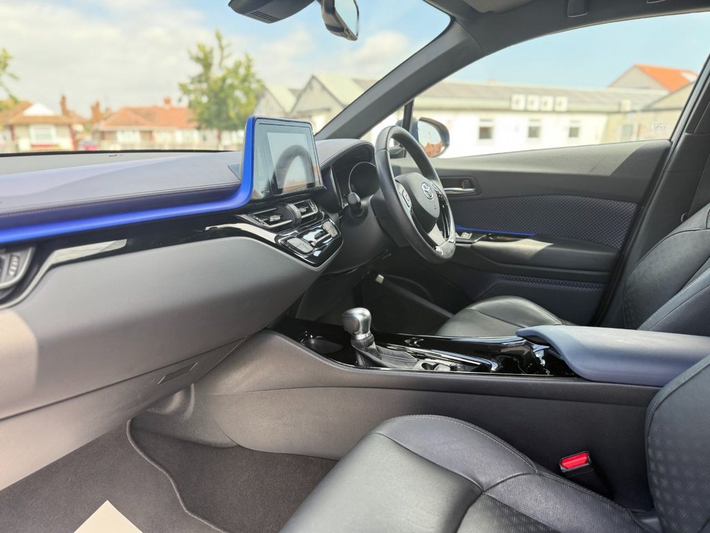 Used Toyota C-HR 2017 for sale - 76235290: Photo 11