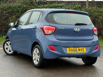 Used Hyundai i10 2017 for sale - 77571877: Photo