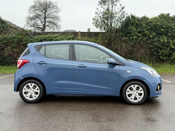 Used Hyundai i10 2017 for sale - 77571877: Photo