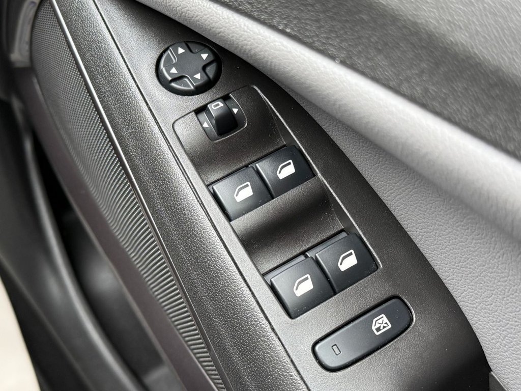 Used Vauxhall Crossland X 2017 for sale - 78096571: Photo 34