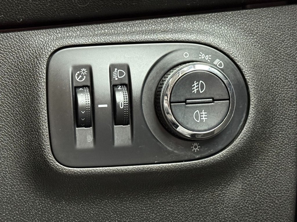 Used Vauxhall Corsa 2015 for sale - 76558476: Photo 30