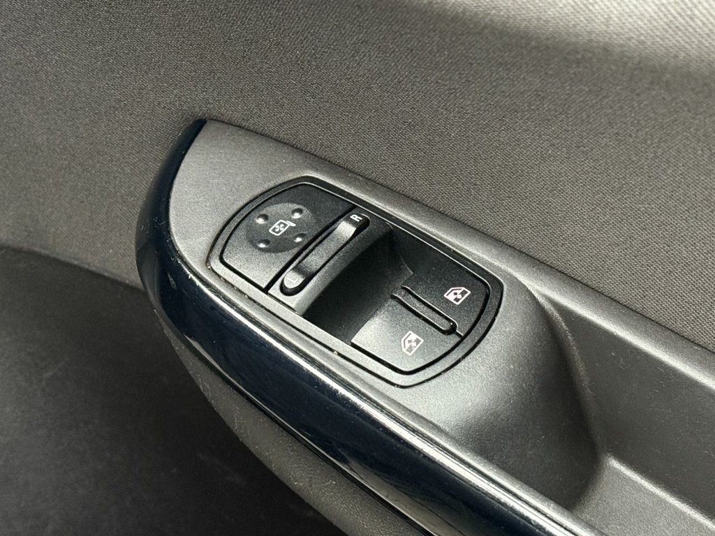 Used Vauxhall Corsa 2015 for sale - 76558476: Photo 31