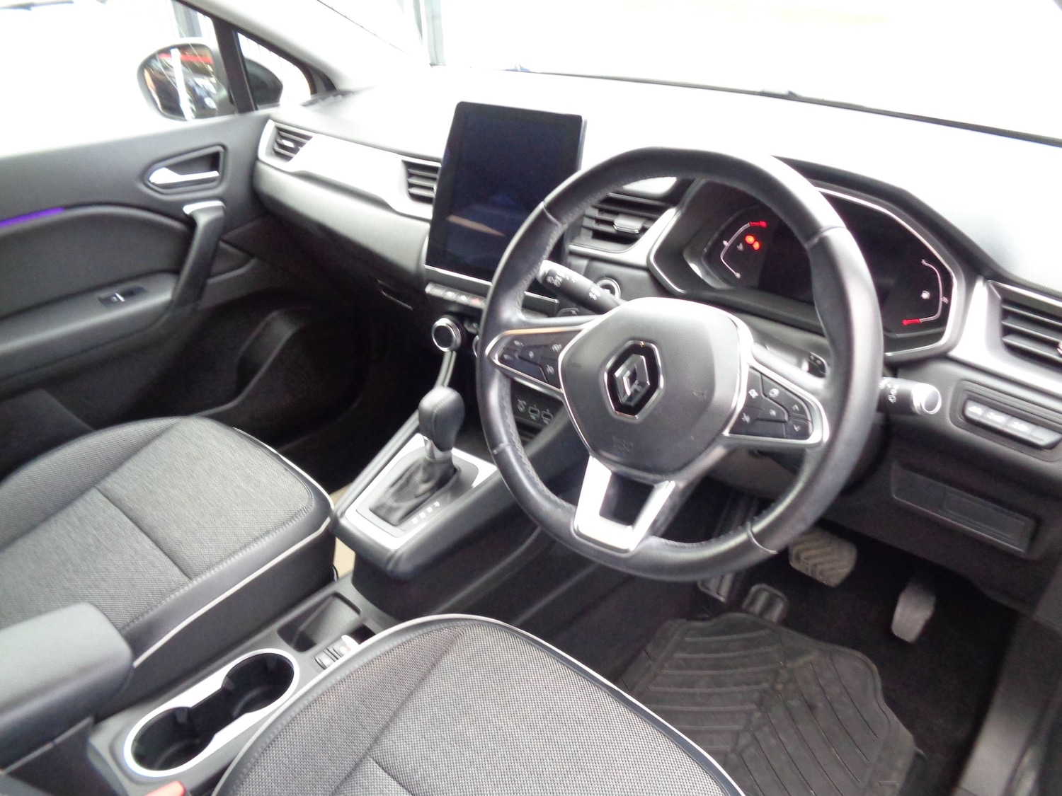 Used Renault Captur 2020 for sale - 76242951: Photo 8