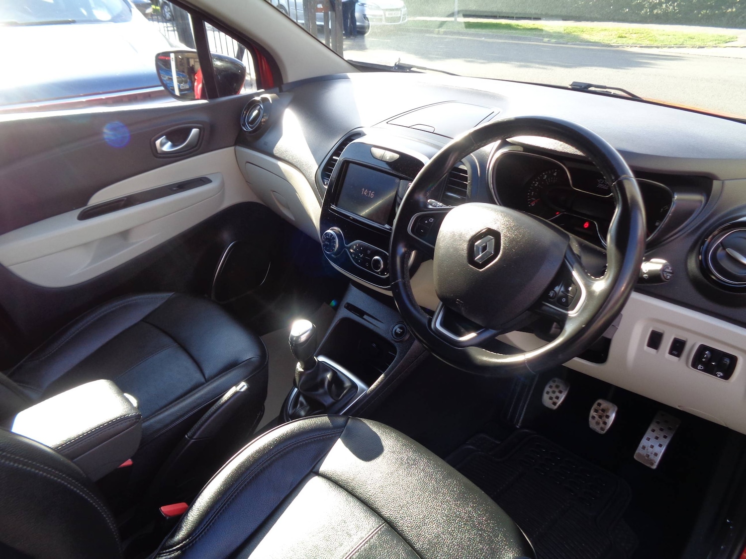 Used Renault Captur 2019 for sale - 76638832: Photo 6