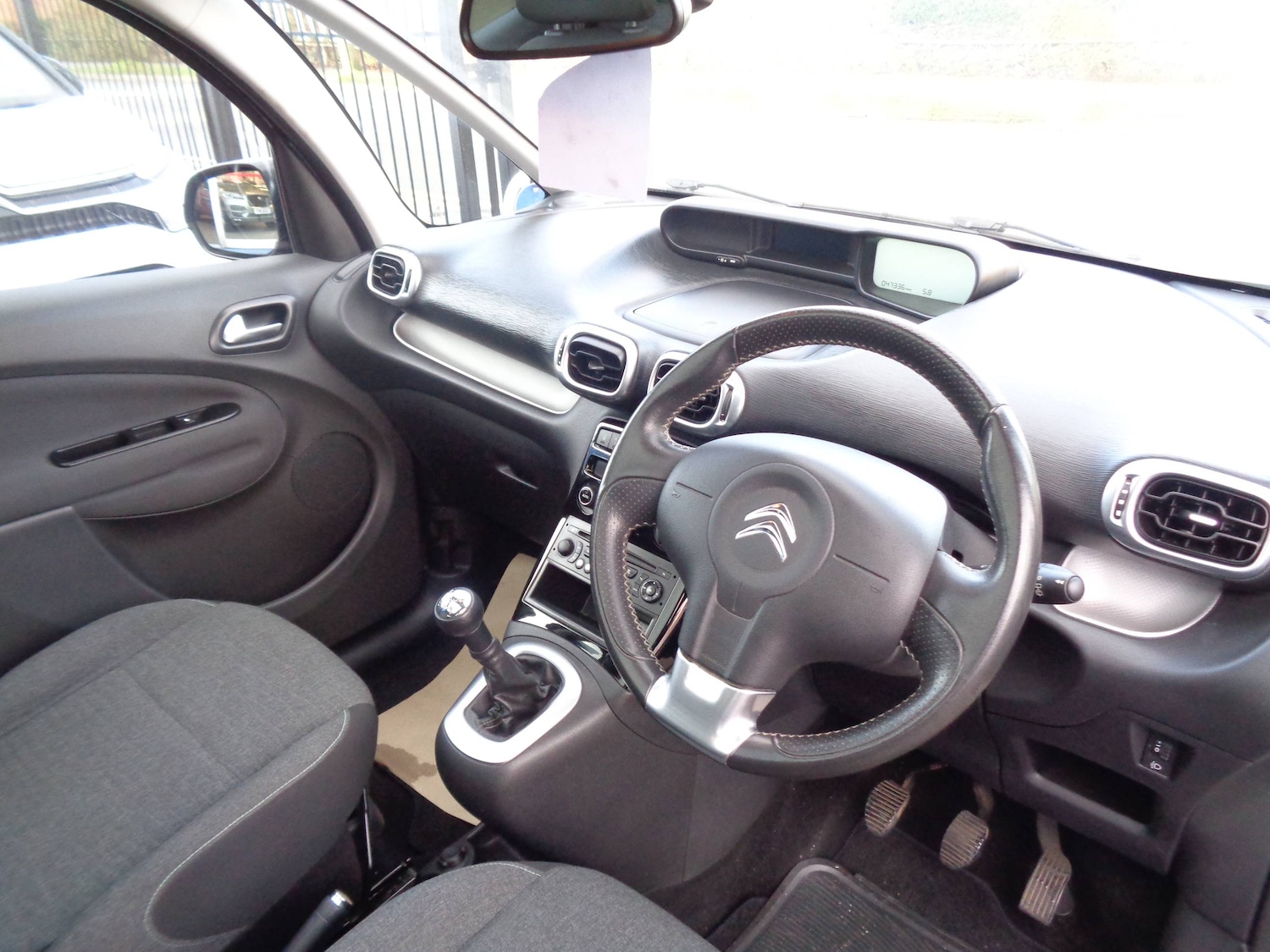 Used Citroen C3 Picasso 2016 for sale - 77391965: Photo 6