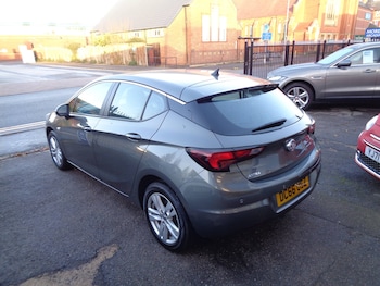 Used Vauxhall Astra 2017 for sale - 76891800: Photo