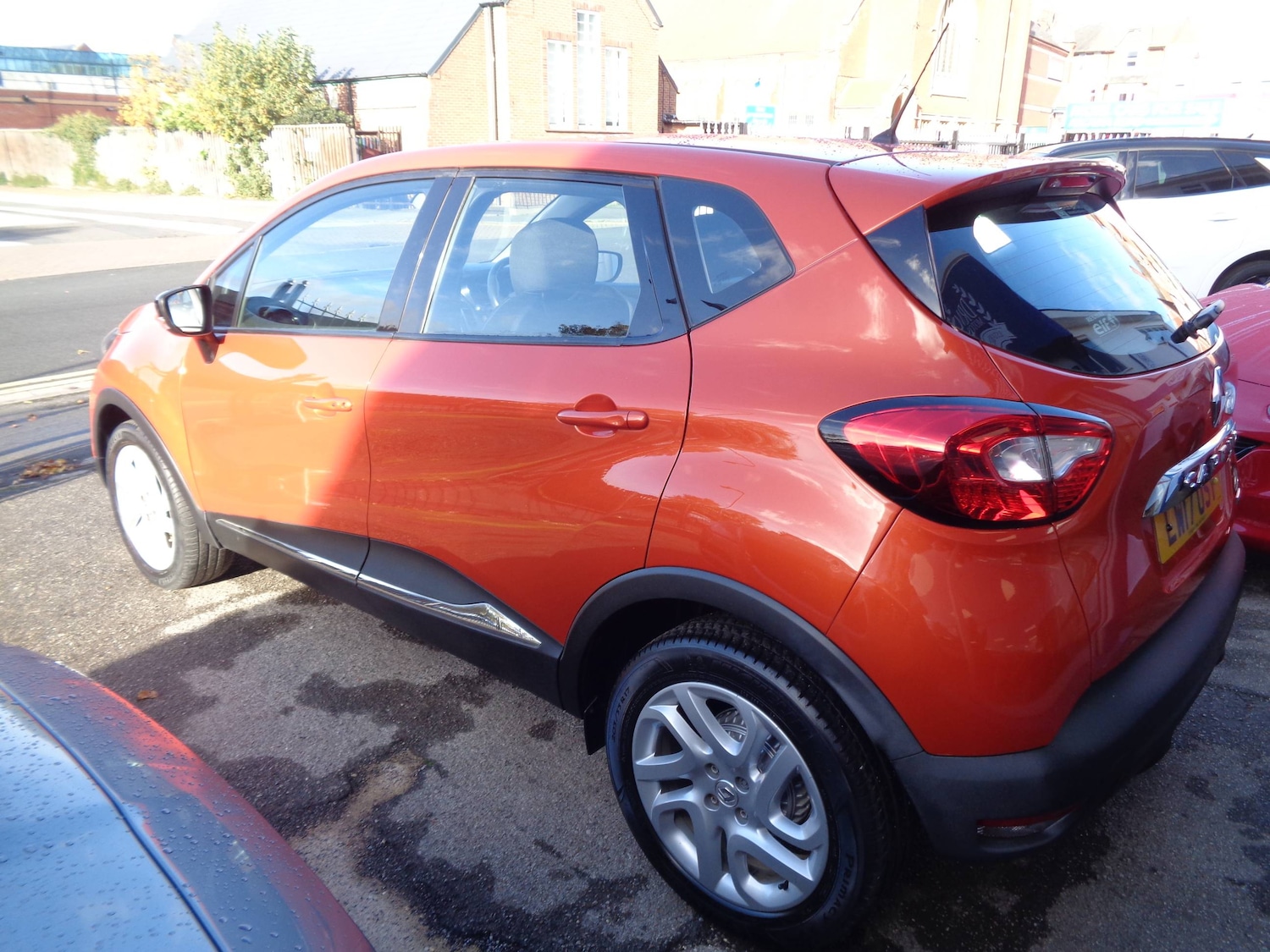 Used Renault Captur 2017 for sale - 76566499: Photo 2