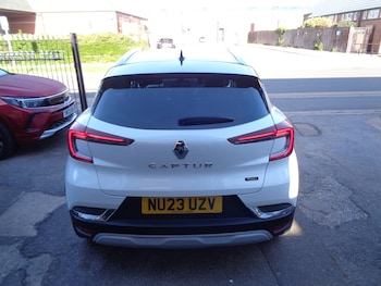 Used Renault Captur 2023 for sale - 78296521: Photo