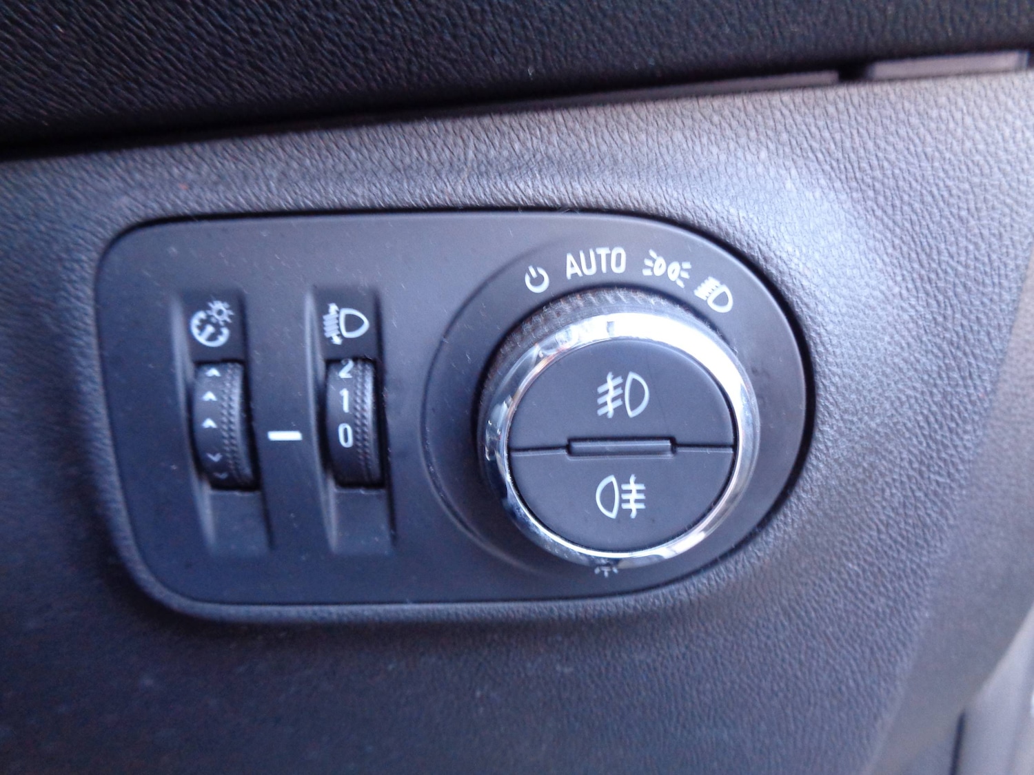 Used Vauxhall Corsa 2015 for sale - 76736716: Photo 9