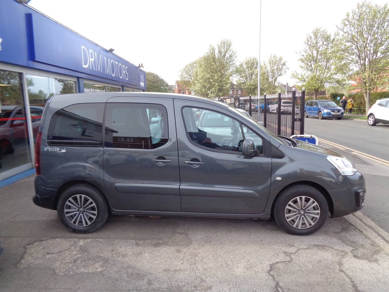 Used Peugeot Partner Tepee 2017 for sale - 78190580: Photo 2