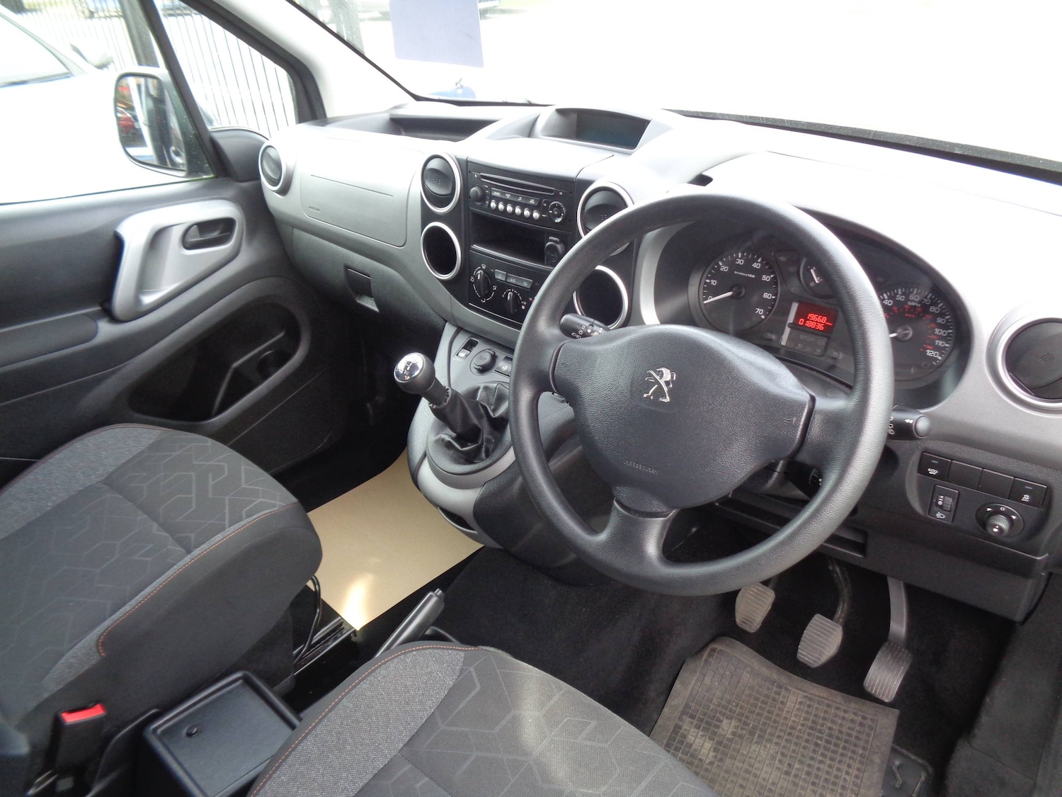 Used Peugeot Partner Tepee 2017 for sale - 78190580: Photo 4