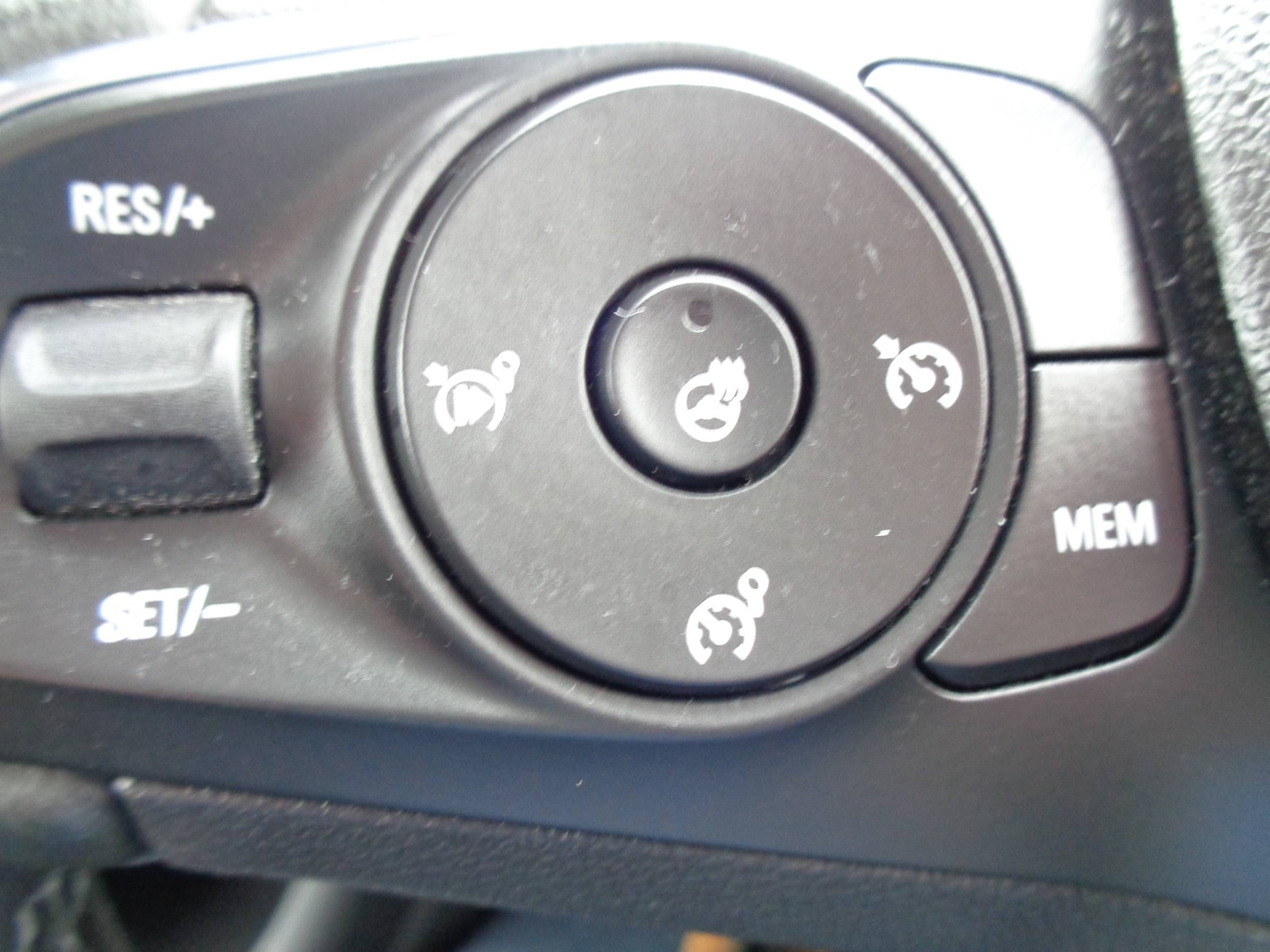 Used Vauxhall Crossland 2022 for sale - 76403404: Photo 8