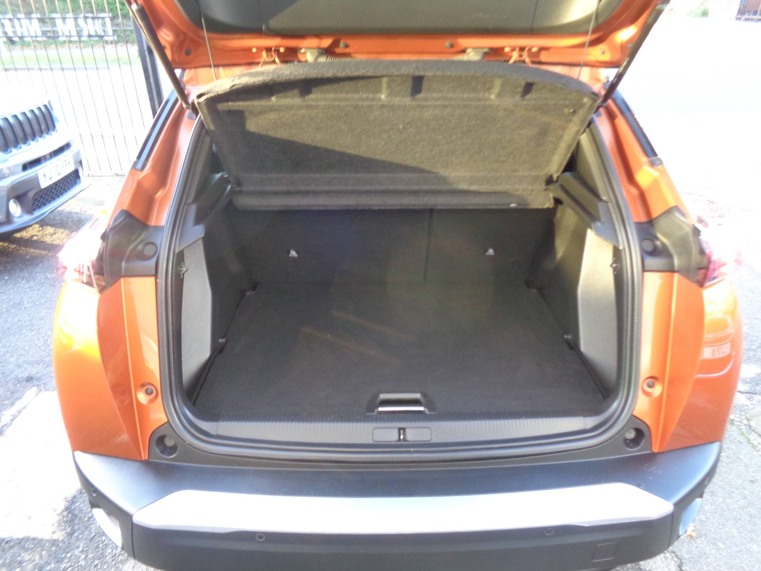 Used Peugeot 2008 2021 for sale - 76895867: Photo 5