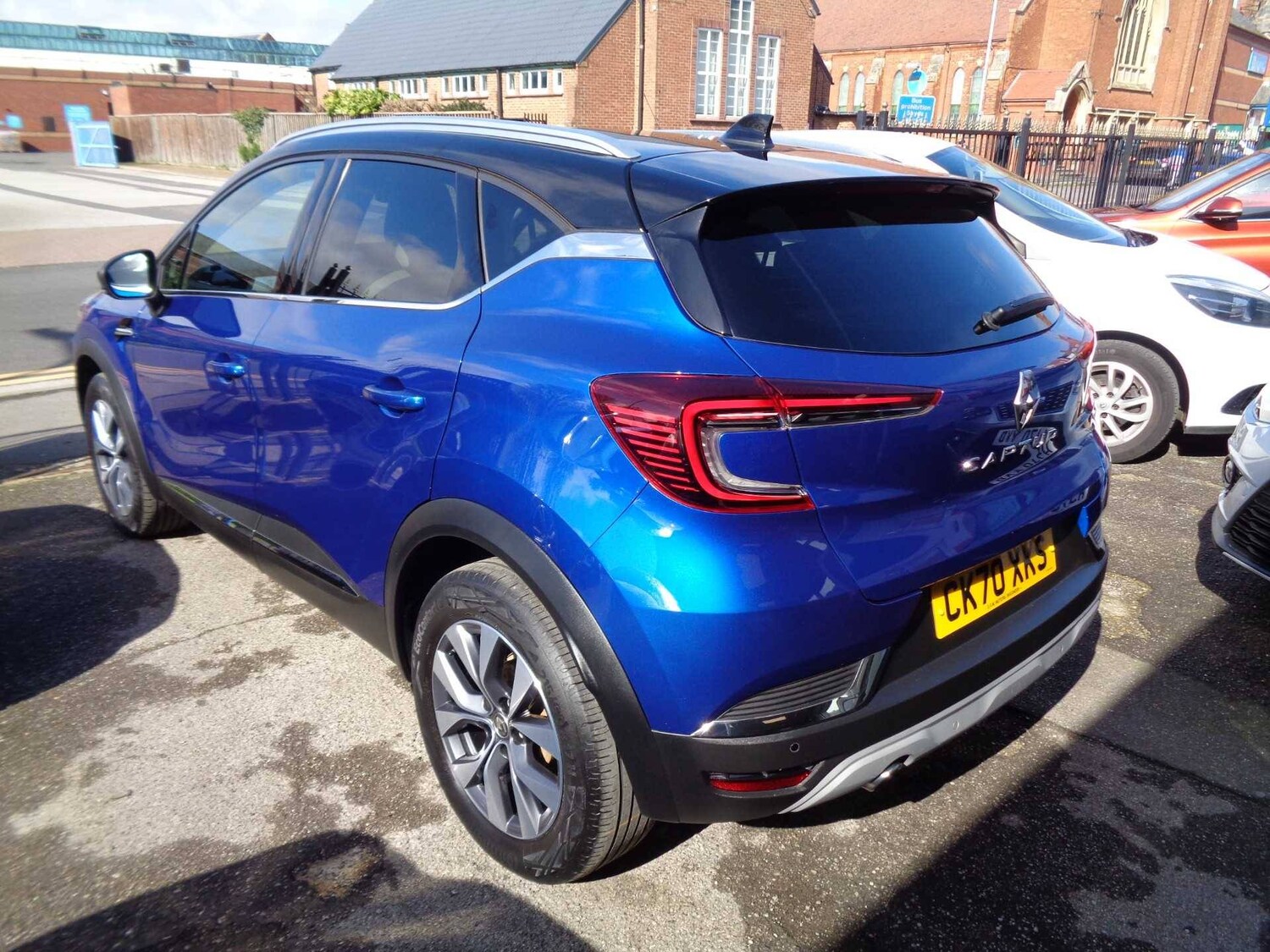 Used Renault Captur 2020 for sale - 76428810: Photo 2