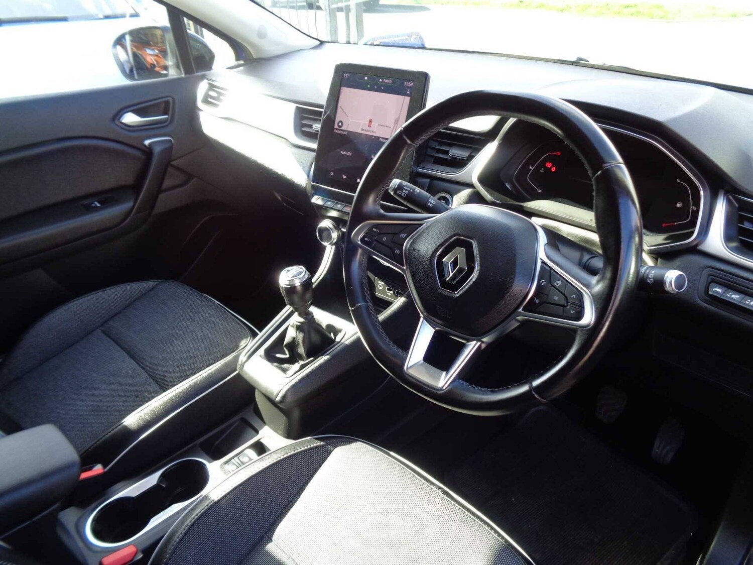 Used Renault Captur 2020 for sale - 76428810: Photo 6