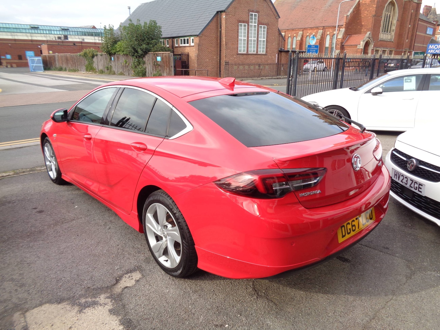 Used Vauxhall Insignia 2017 for sale - 76303000: Photo 2