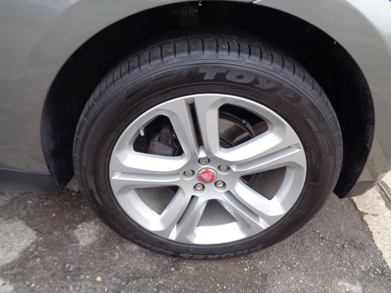 Used Jaguar F-Pace 2018 for sale - 76576837: Photo 21