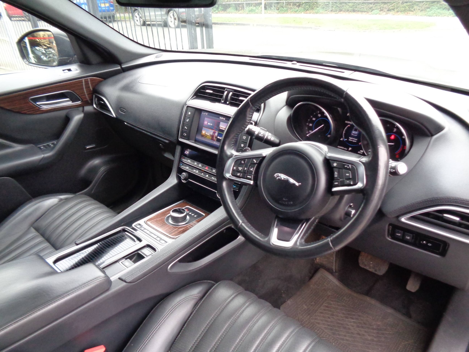 Used Jaguar F-Pace 2018 for sale - 76576837: Photo 8