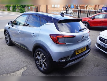 Used Renault Captur 2023 for sale - 78895189: Photo