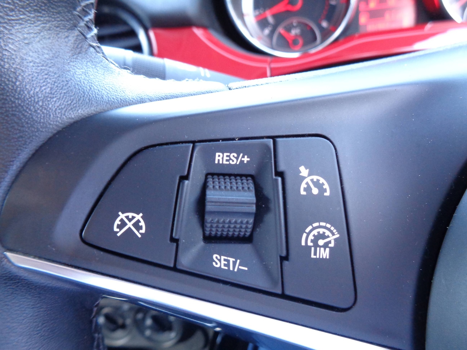 Used Vauxhall ADAM 2018 for sale - 76476895: Photo 9