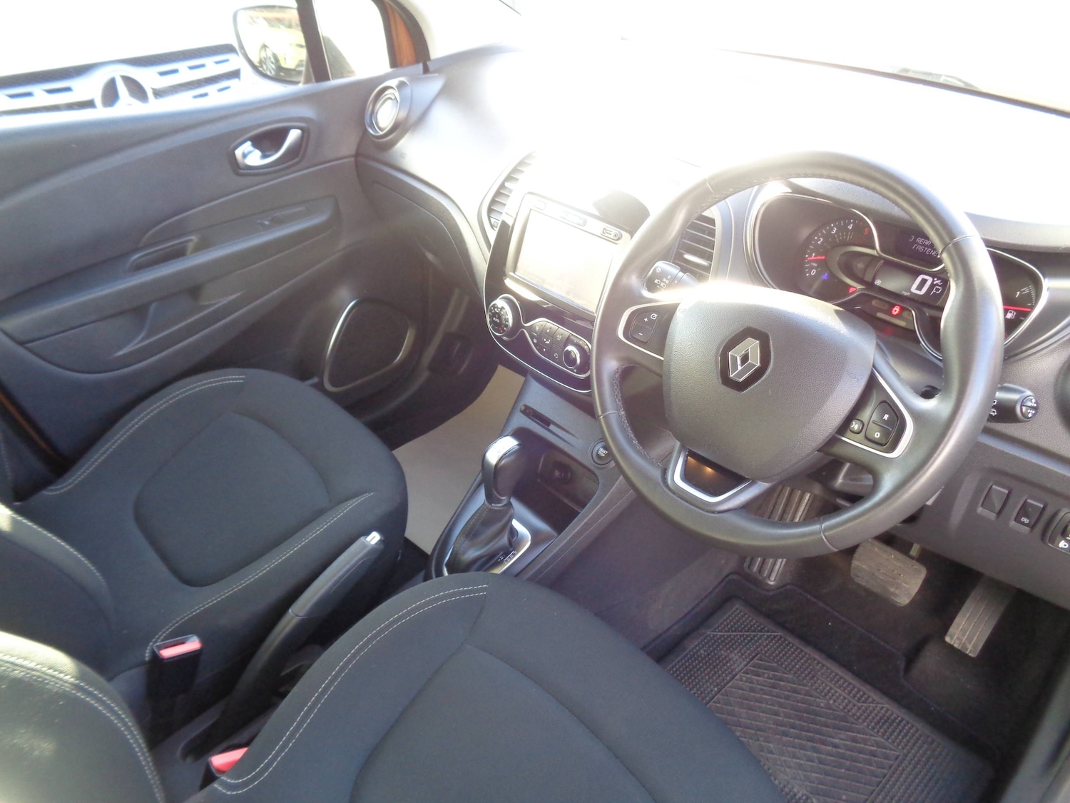 Used Renault Captur 2018 for sale - 77719116: Photo 6