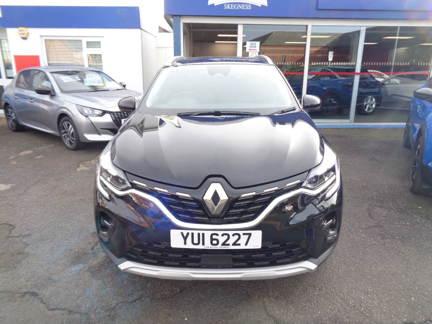 Used Renault Captur 2022 for sale - 76422085: Photo 2