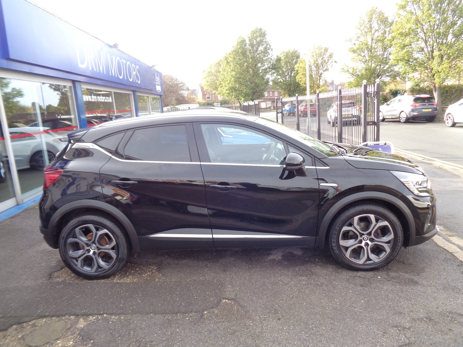 Used Renault Captur 2022 for sale - 76422085: Photo 4
