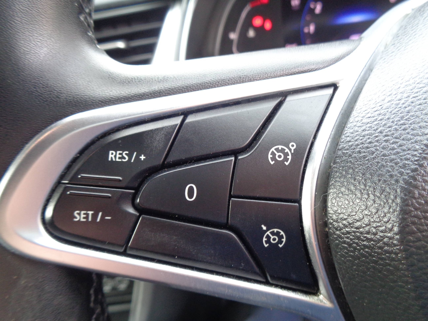 Used Renault Captur 2022 for sale - 76422085: Photo 8