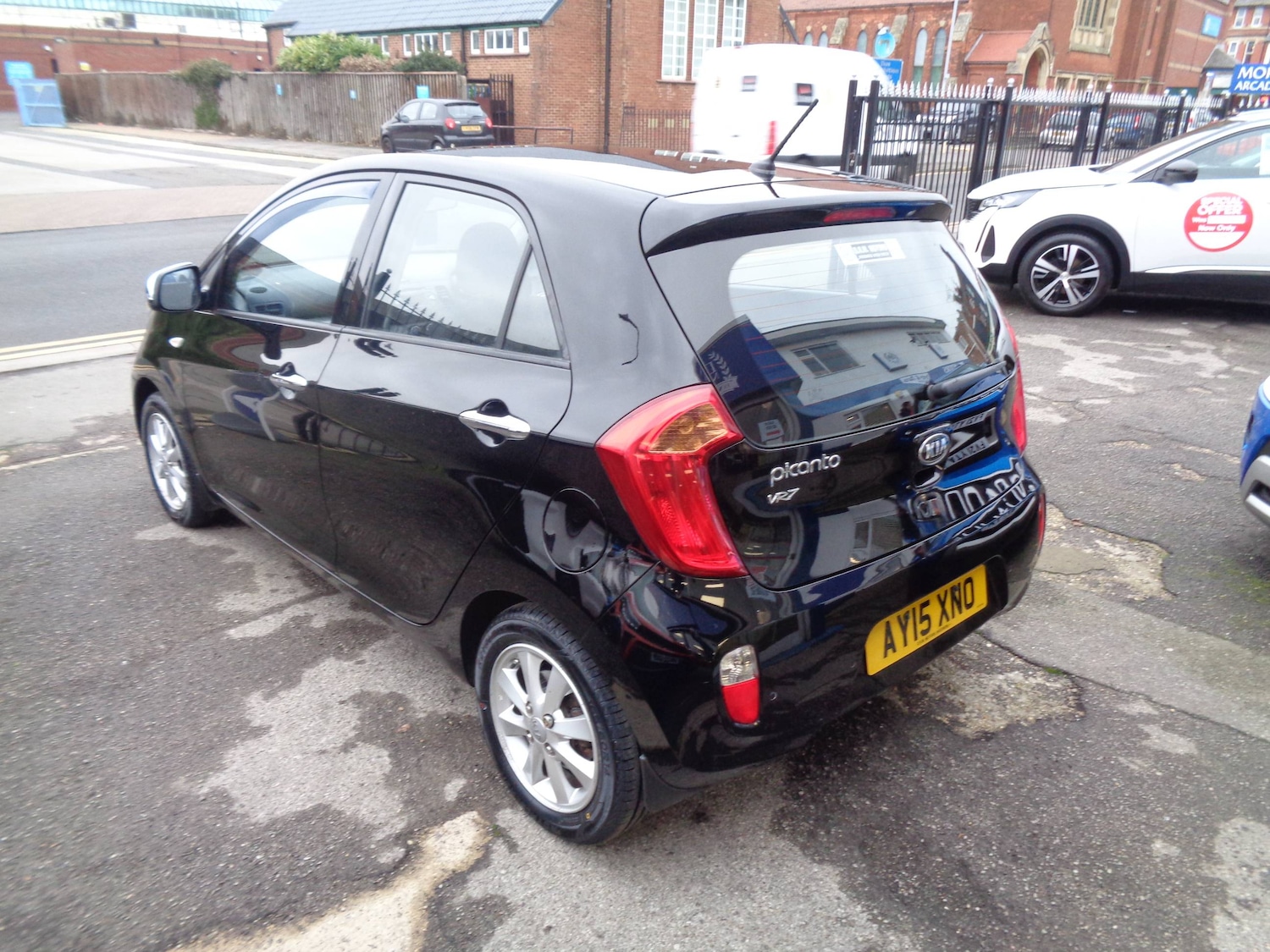 Used Kia Picanto 2015 for sale - 77391964: Photo 2