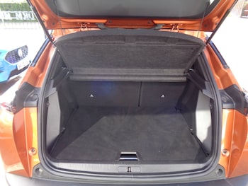 Used Peugeot 2008 2023 for sale - 78357605: Photo