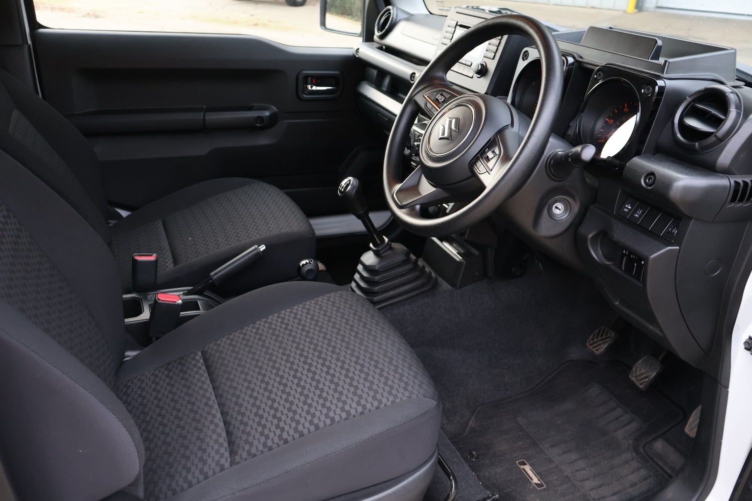 Used Suzuki Jimny 2023 for sale - 77049238: Photo 2