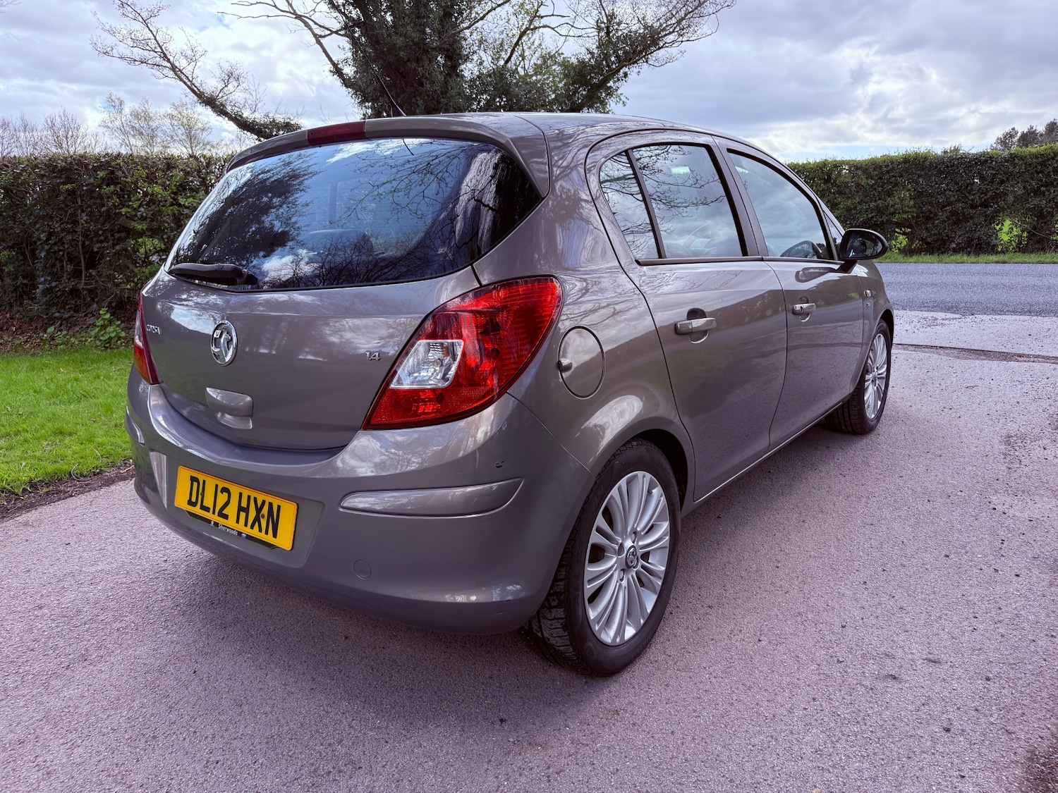 Used Vauxhall Corsa 2012 for sale - 78210453: Photo 2
