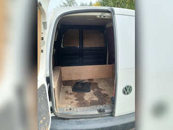 Used Volkswagen Caddy 2015 for sale - 76507371: Photo