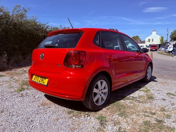 Used Volkswagen Polo 2011 for sale - 79469364: Photo
