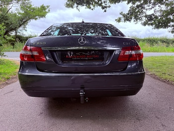 Used Mercedes-Benz E Class 2009 for sale - 79112524: Photo