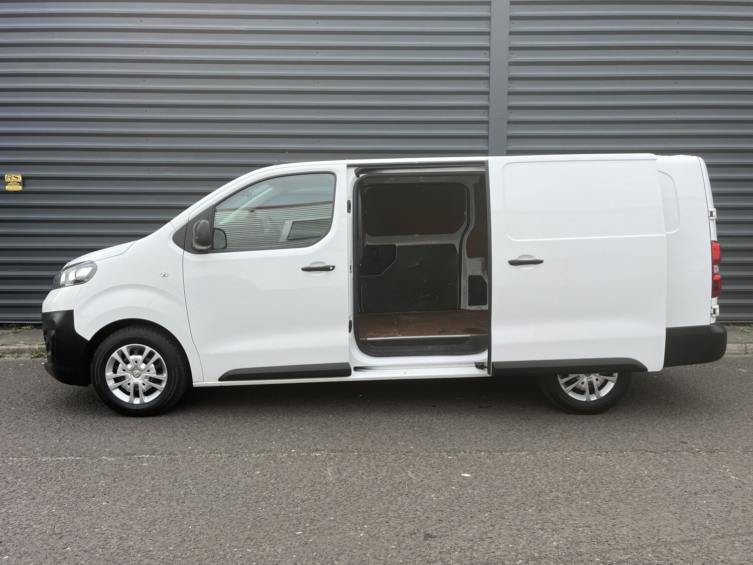 Used Vauxhall Vivaro 2020 for sale - 77464609: Photo 5