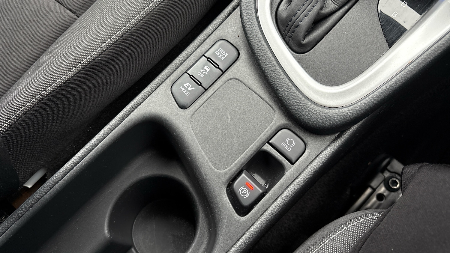 Used Toyota Yaris 2022 for sale - 77595145: Photo 40