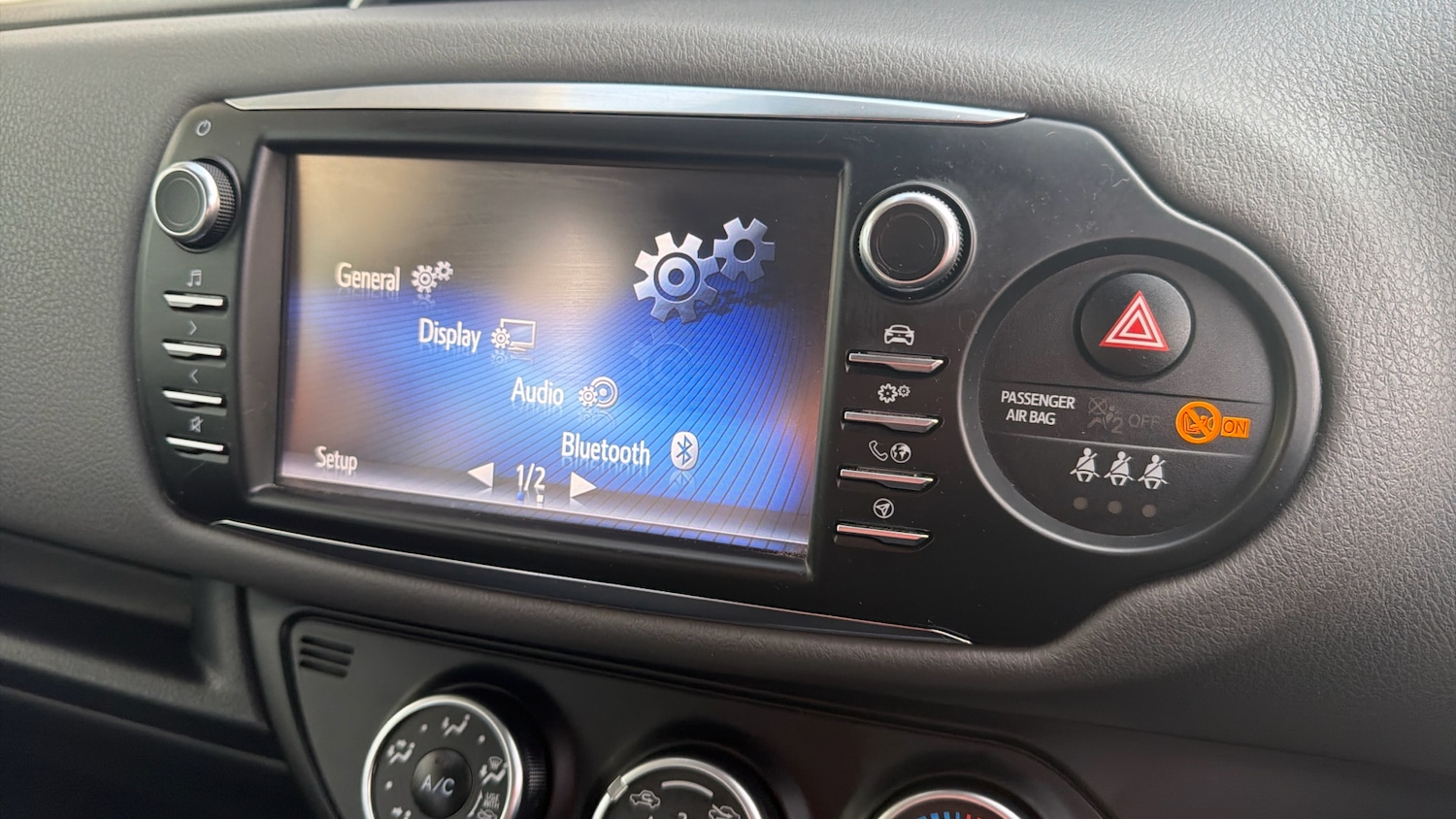 Used Toyota Yaris 2019 for sale - 76718796: Photo 22