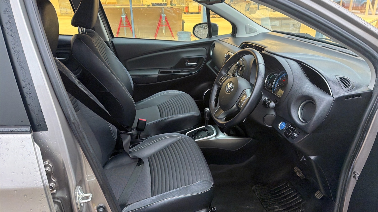 Used Toyota Yaris 2015 for sale - 77260708: Photo 11