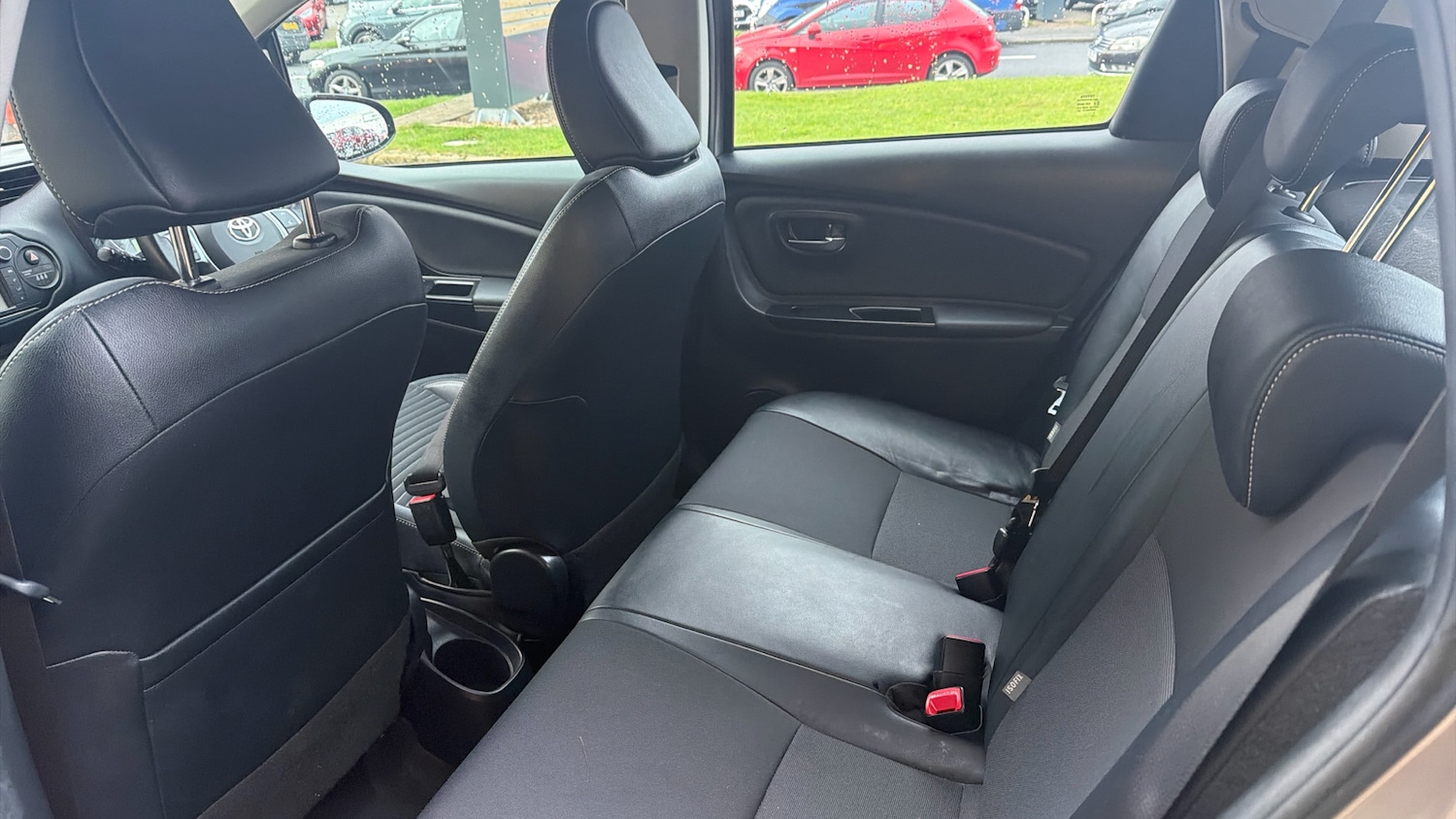 Used Toyota Yaris 2015 for sale - 77260708: Photo 13