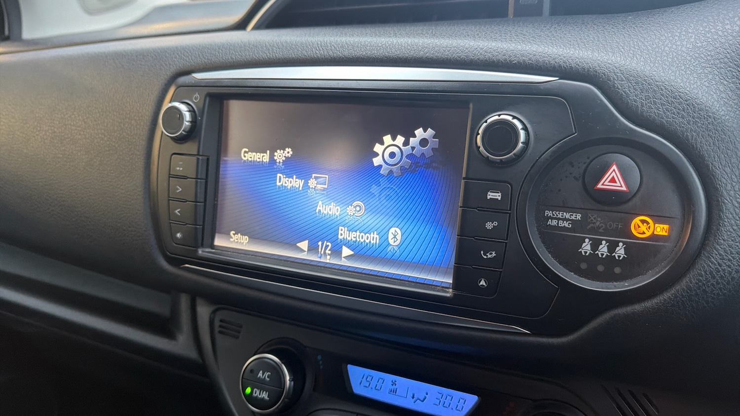 Used Toyota Yaris 2015 for sale - 77260708: Photo 23