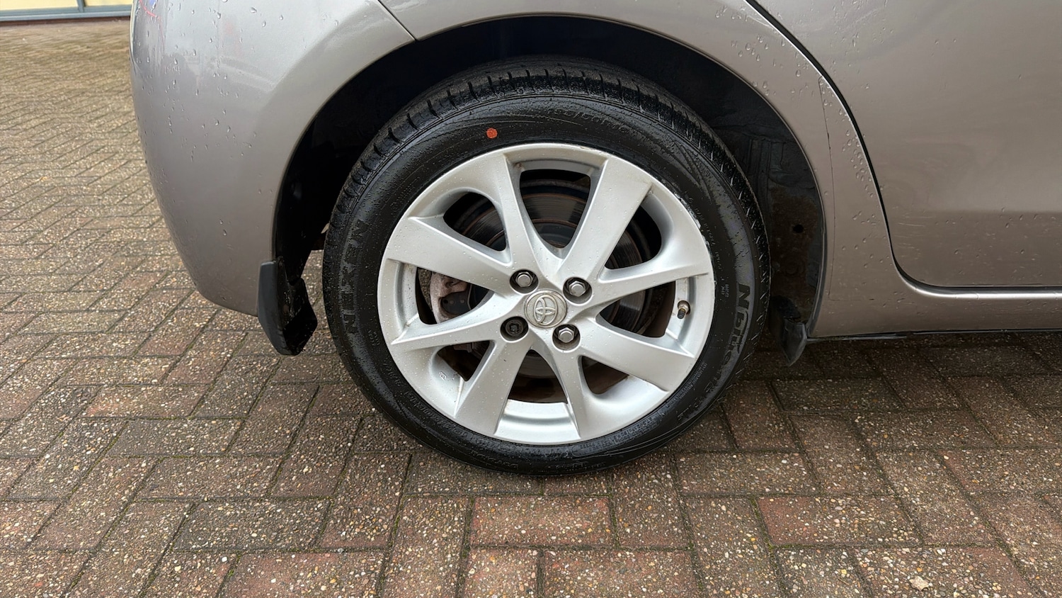 Used Toyota Yaris 2015 for sale - 77260708: Photo 33