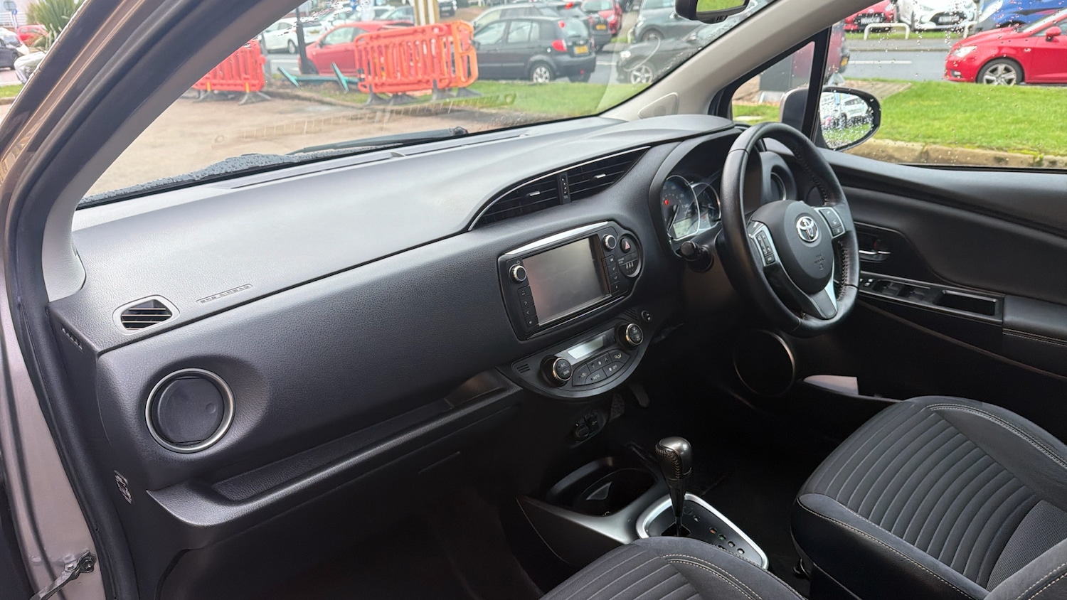 Used Toyota Yaris 2015 for sale - 77260708: Photo 36