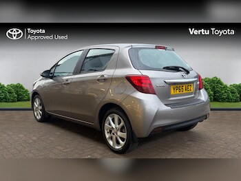 Used Toyota Yaris 2015 for sale - 77260708: Photo