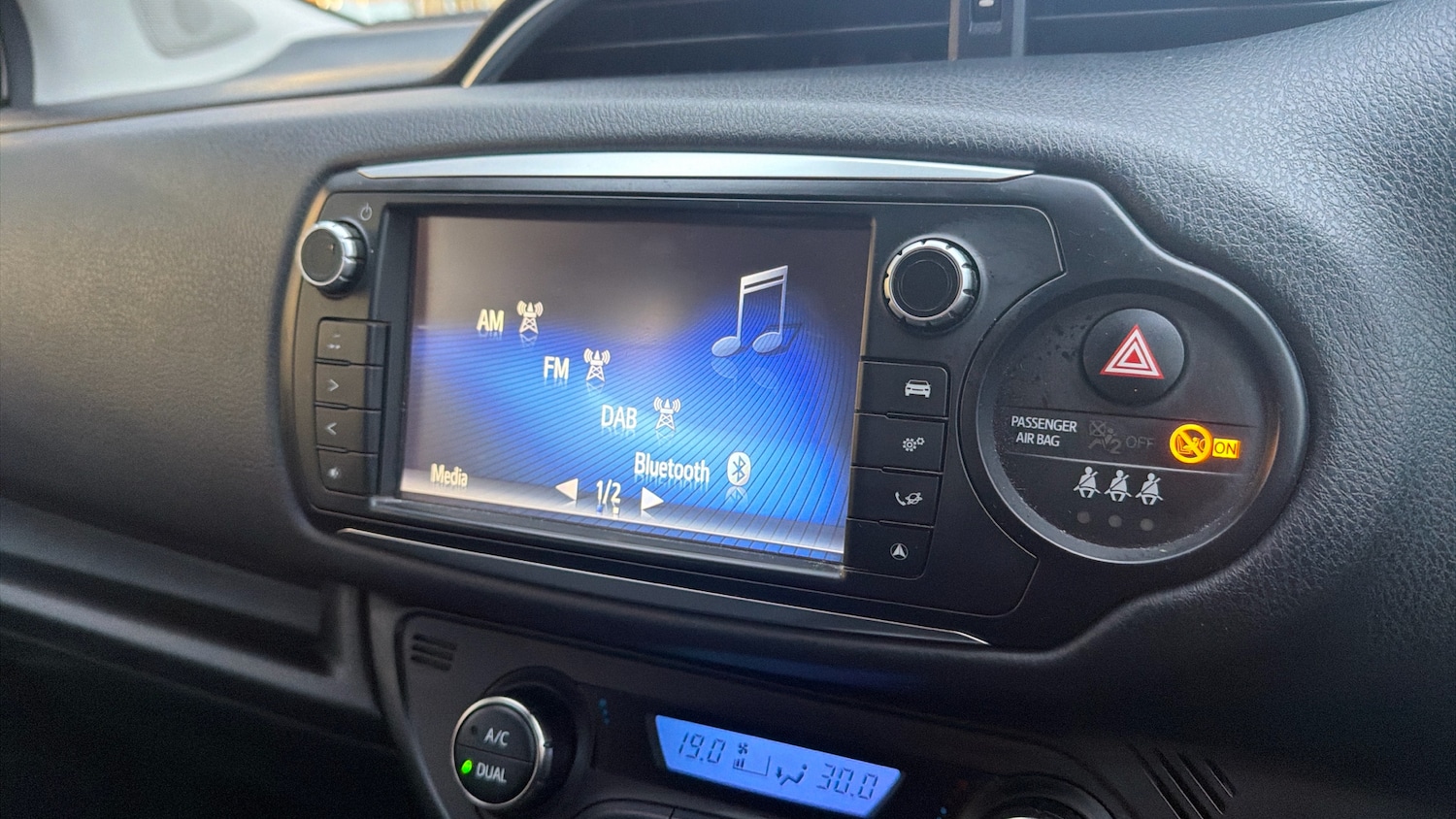 Used Toyota Yaris 2015 for sale - 77260708: Photo 7