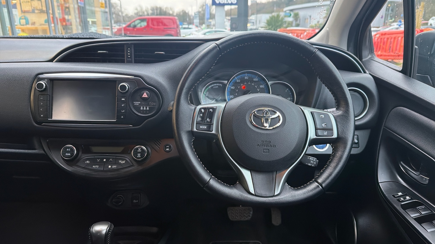 Used Toyota Yaris 2015 for sale - 77260708: Photo 8