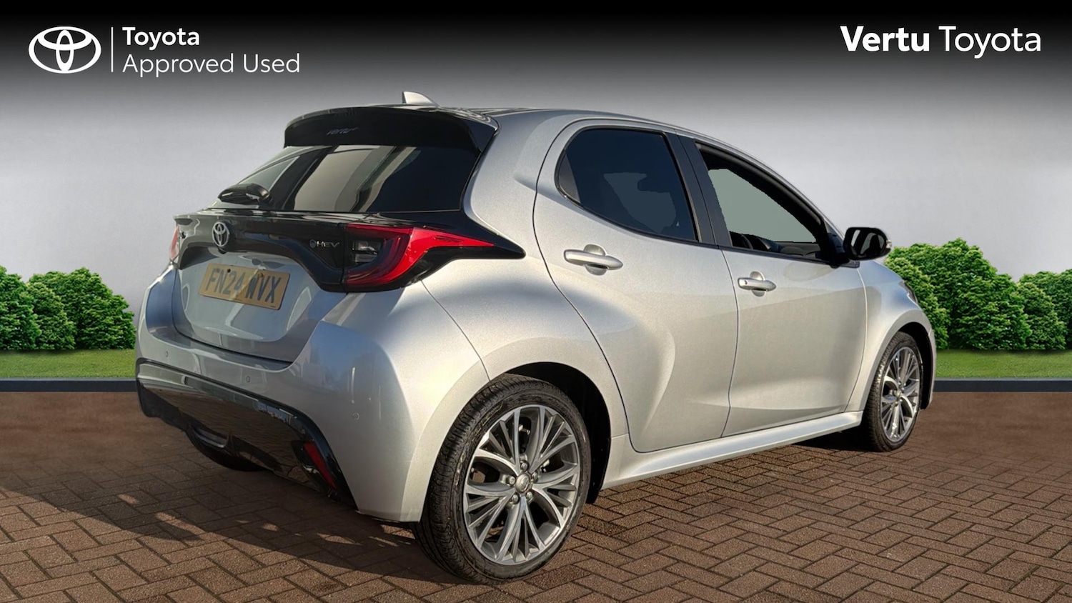 Used Toyota Yaris 2024 for sale - 76796829: Photo 2